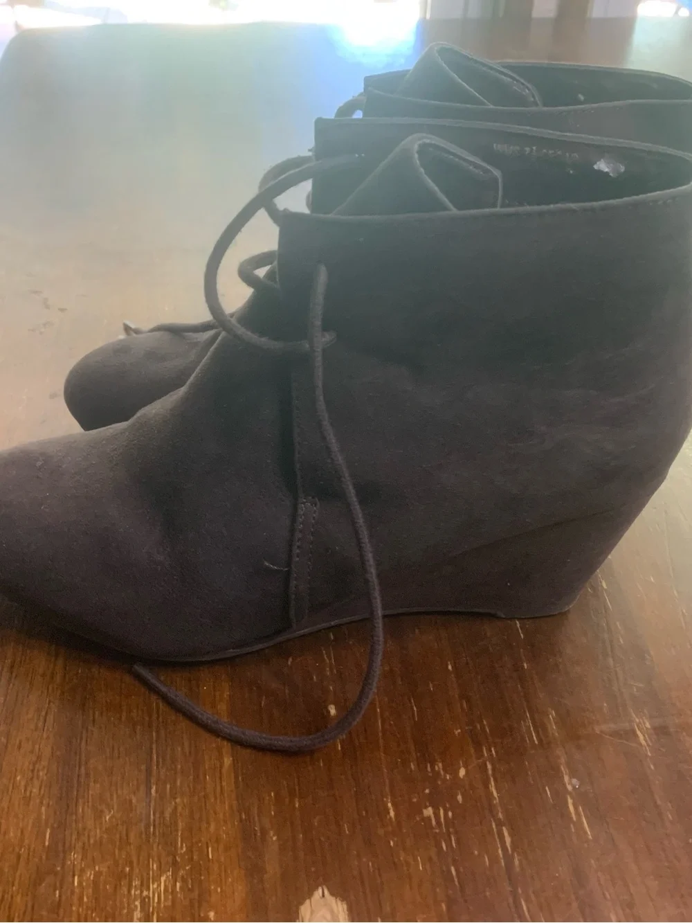 Women's Lace-Up Suede Ankle Booties in Black